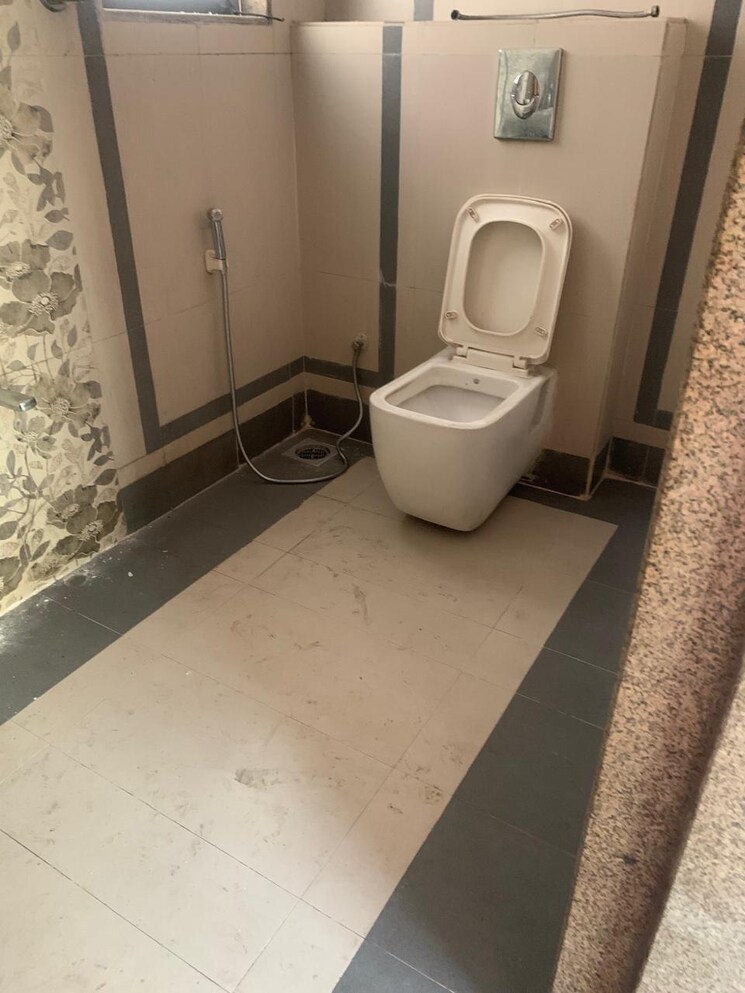 Bathroom, kamdhenu-sai-saakshaat-e-wing 3 Bedroom 1550 Sq.Ft. Apartment In Kharghar Navi Mumbai 9382886