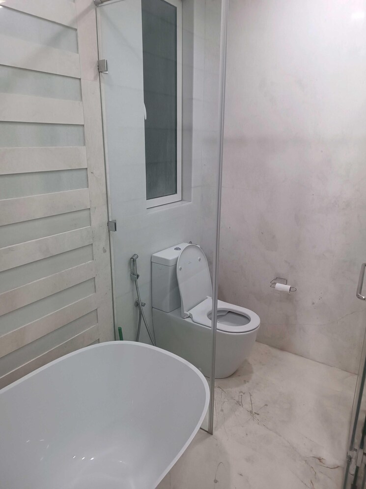 Bathroom, indiabulls-blu 4 Bedroom 2627 Sq.Ft. Apartment In Worli Mumbai 9382909