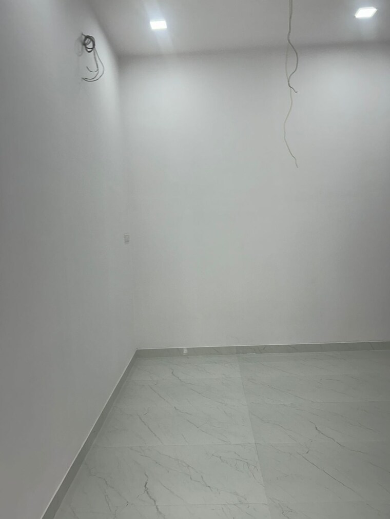 Room, gurukrupa-gyanam Commercial Shop 700 Sq.Ft. In Powai Mumbai 9382920