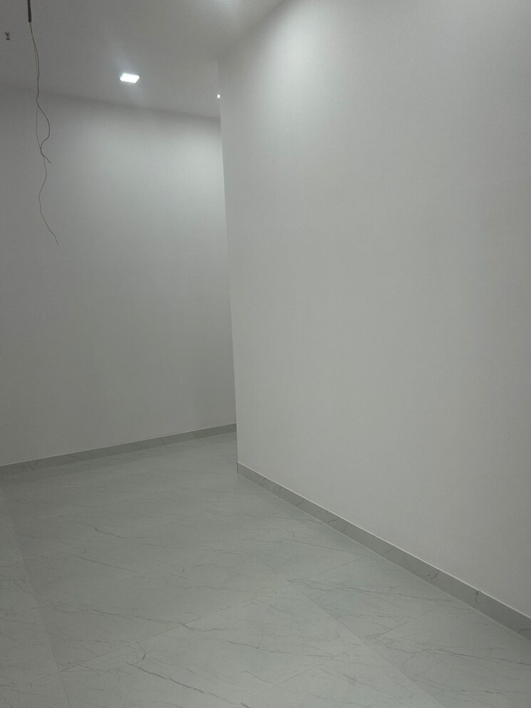 Room, gurukrupa-gyanam Commercial Shop 700 Sq.Ft. In Powai Mumbai 9382920