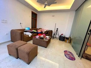 Living Room in 2.5 BHK Builder Floor at Saket – for Rent