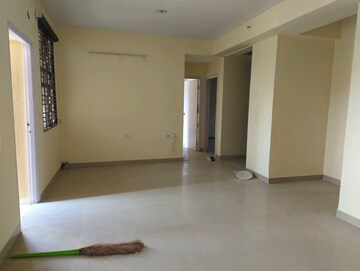 Room in 4 BHK Apartment at Sare Home, Sector 92 – for Sale