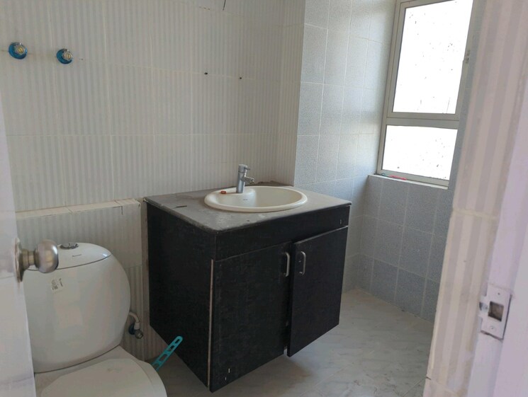 Bathroom, sare-home 4 Bedroom 2246 Sq.Ft. Apartment In Sector 92 Gurgaon 9382933