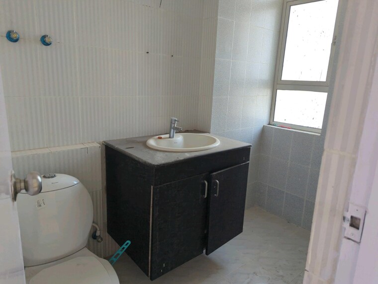 Bathroom, sare-home 4 Bedroom 2246 Sq.Ft. Apartment In Sector 92 Gurgaon 9382933
