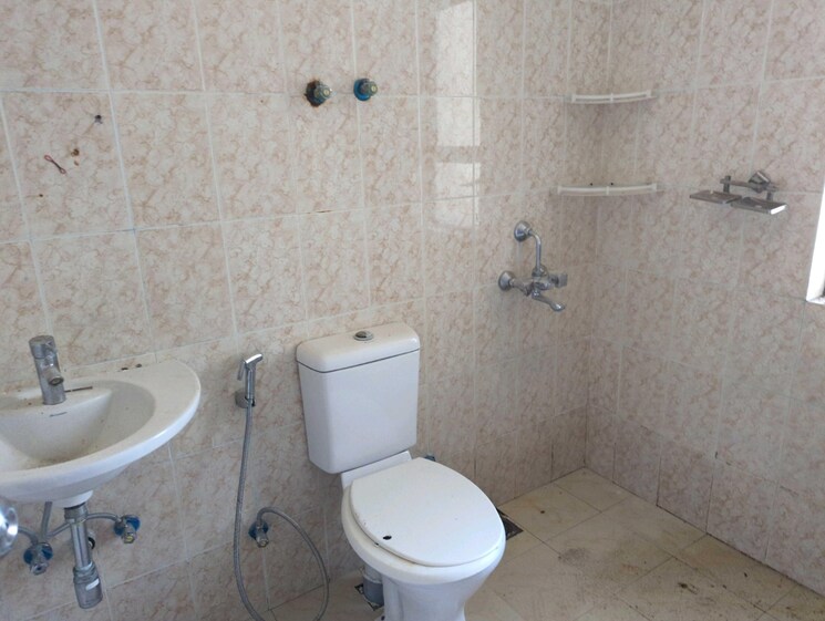 Bathroom, sare-home 4 Bedroom 2246 Sq.Ft. Apartment In Sector 92 Gurgaon 9382933