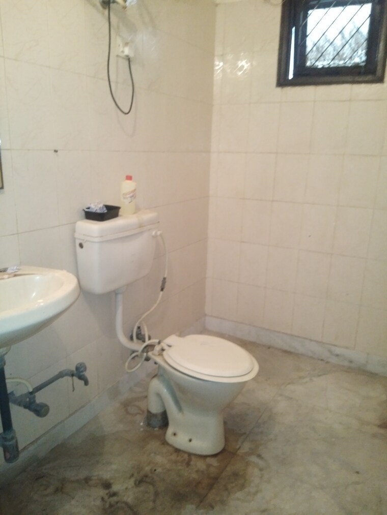 Bathroom, malviya nagar 2 Bedroom 900 Sq.Ft. Builder Floor In Malviya Nagar Delhi 9382915