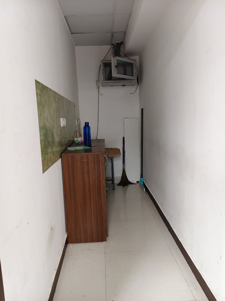 Kitchen, sector 63 Commercial Office Space 2000 Sq.Ft. In Sector 63 Noida 9382913