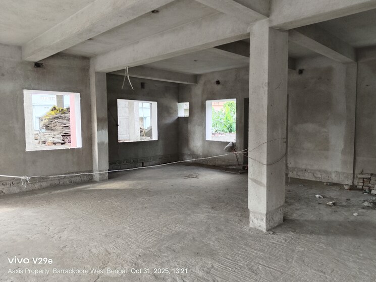  Parking, barrackpore Commercial Office Space 1750 Sq.Ft. In Barrackpore Kolkata 9382958