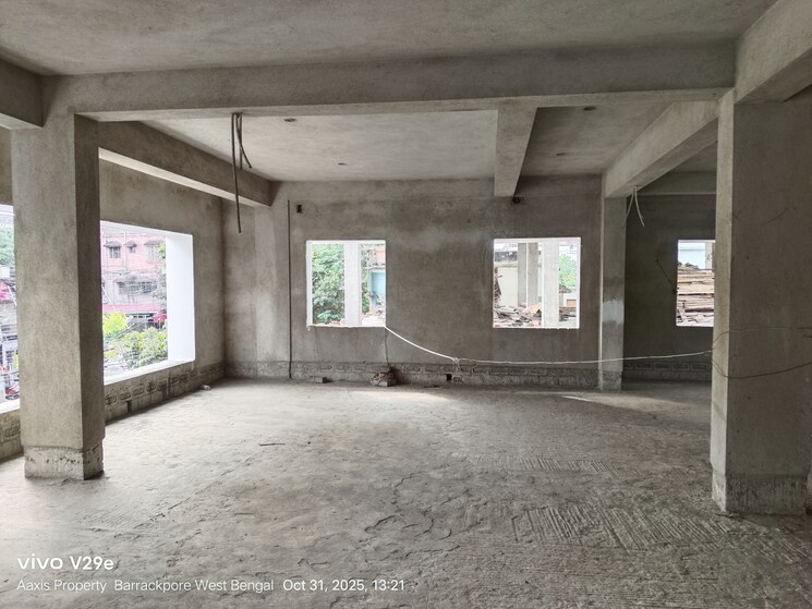  Parking, barrackpore Commercial Office Space 1750 Sq.Ft. In Barrackpore Kolkata 9382958