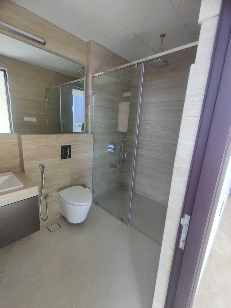 Bathroom, raheja-imperia 4 Bedroom 2131 Sq.Ft. Apartment In Worli Mumbai 9382941