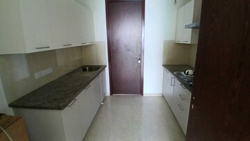 Room in 4 BHK Apartment at Lokhandwala Minerva Mahalaxmi, Mahalaxmi – for Sale