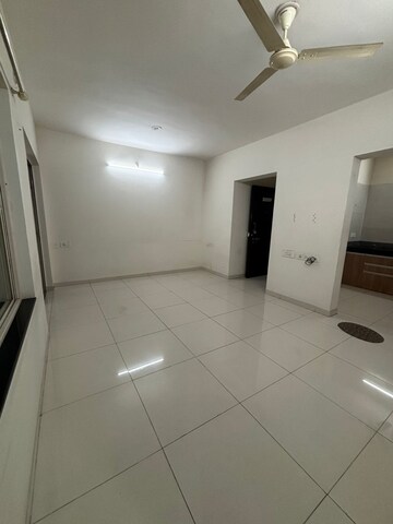 Room in 2 BHK Apartment at Paranjape Richmond Park, Rahatani – for Rent