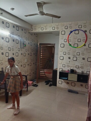 Room in 4 BHK Apartment at Sector 16c Greater Noida – for Sale