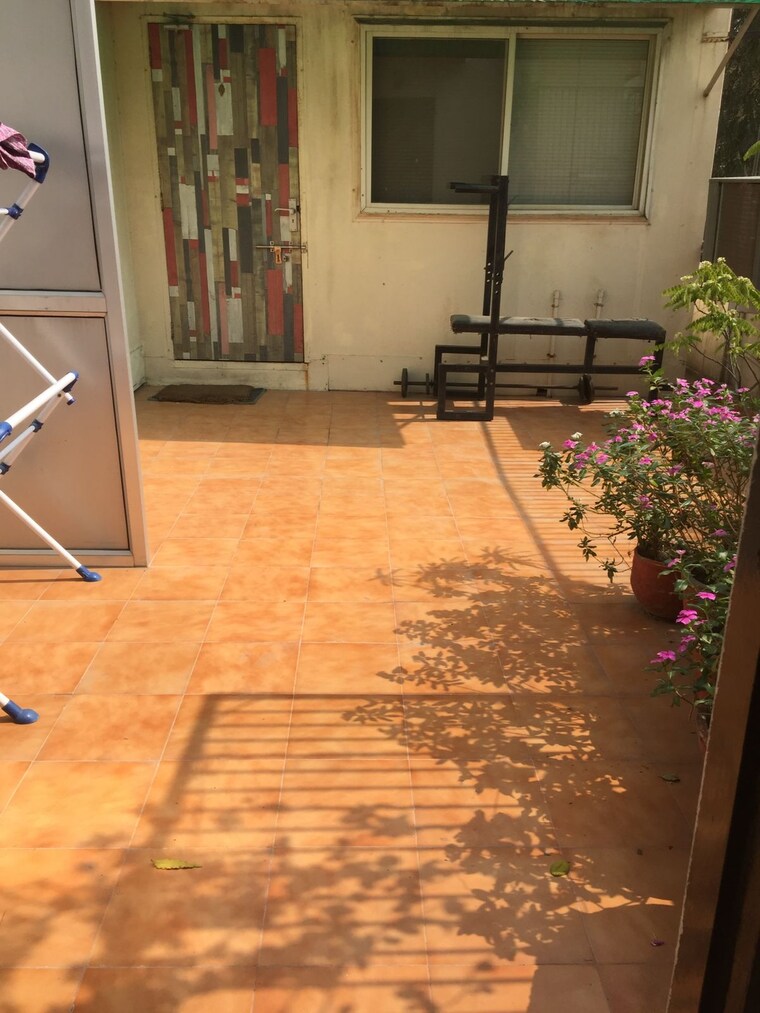 Exterior View, dlf ankur vihar  30 Sq.Yd. Plot In Dlf Ankur Vihar Ghaziabad 9383037