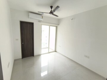 Room in 2 BHK Apartment at Goel Ganga Serio, Kharadi – for Rent