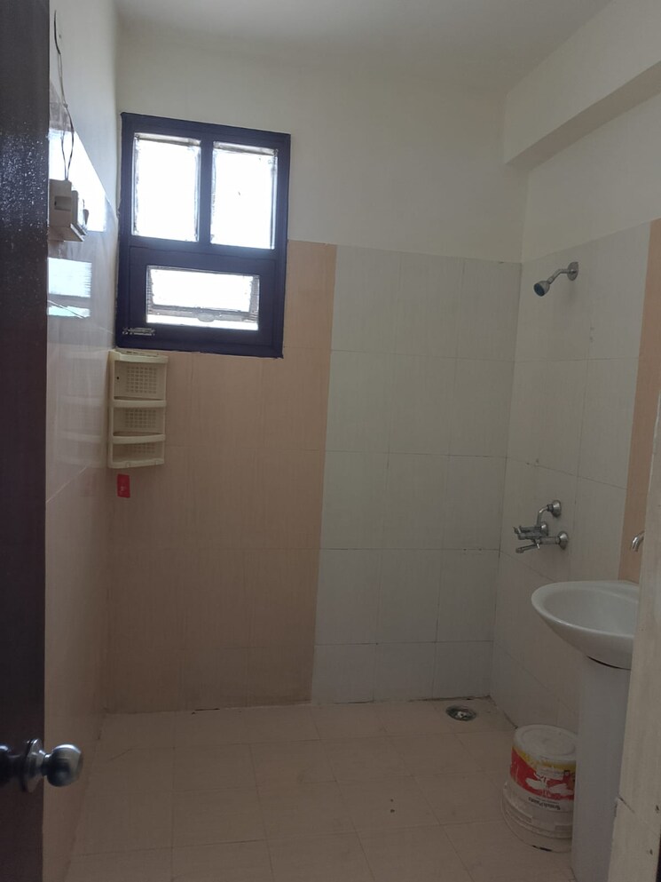Bathroom, onyxe-paraiso 3 Bedroom 1650 Sq.Ft. Apartment In Patiala Road Zirakpur 9383093