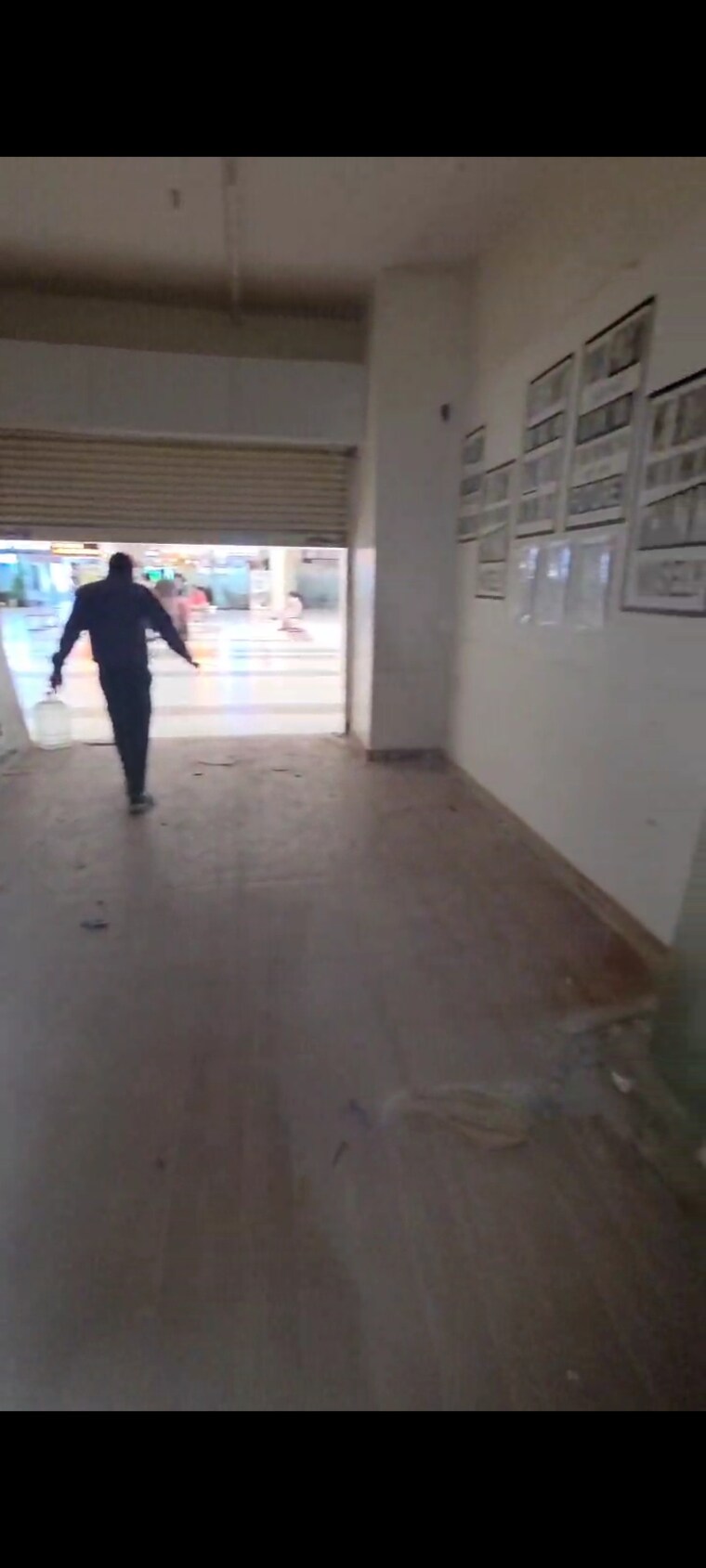  Parking, destination-centre-nanded Commercial Shop 330 Sq.Ft. In Nanded Pune 9383081