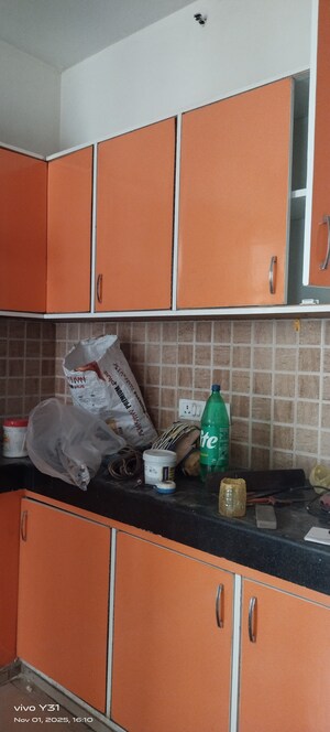 Furnished Amenities in 3 BHK Apartment at Mahagun Mywoods, Sector 16c Greater Noida – for Rent