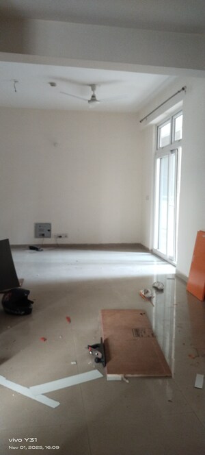 Room in 3 BHK Apartment at Mahagun Mywoods, Sector 16c Greater Noida – for Rent