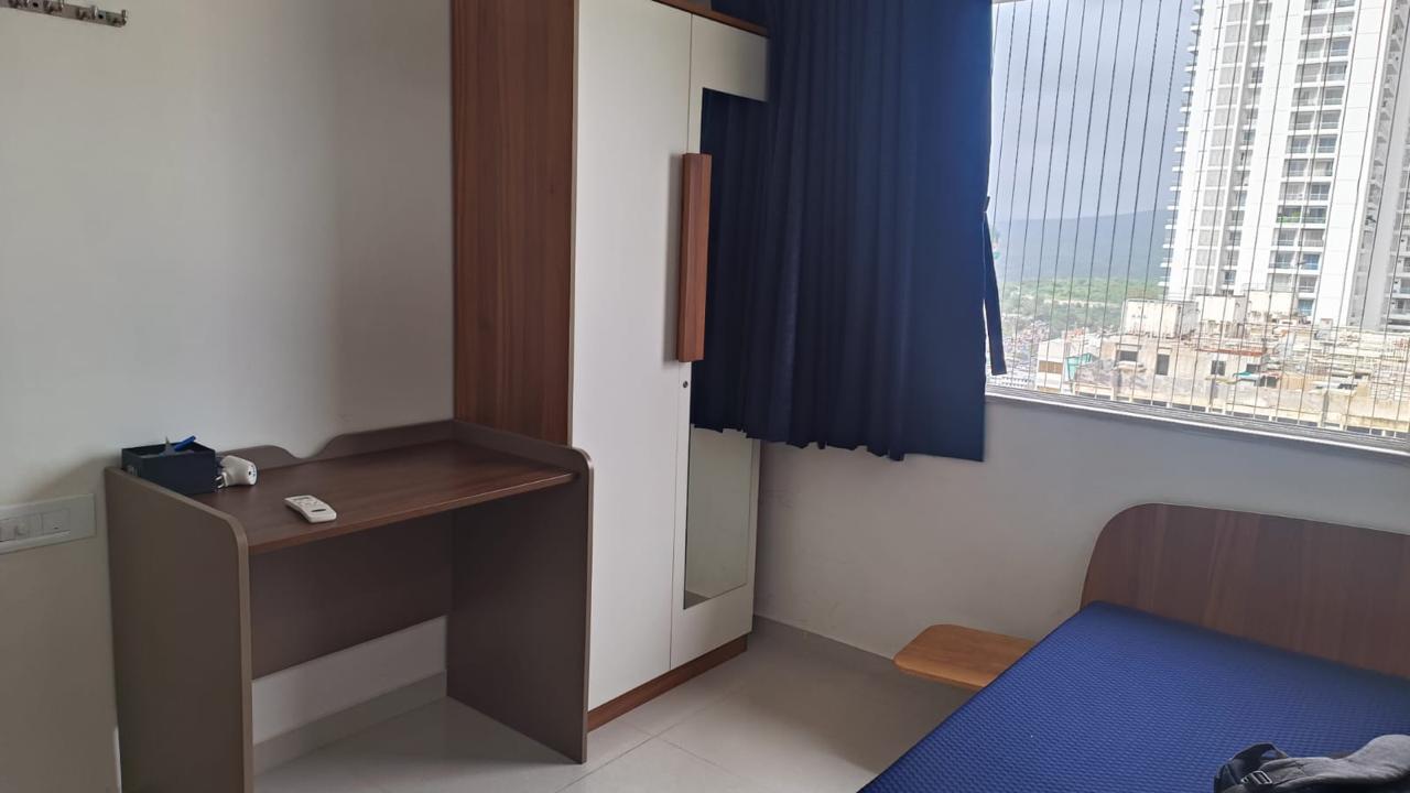 2 BHK + Pooja Room Apartment For Rent in Omkar Signet