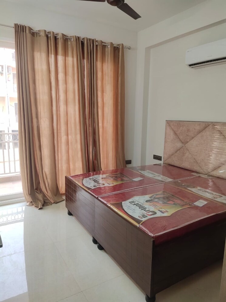 Bedroom, prem-satyam-swastik-apartment 3 Bedroom 1450 Sq.Ft. Builder Floor In Patiala Road Zirakpur 9383144