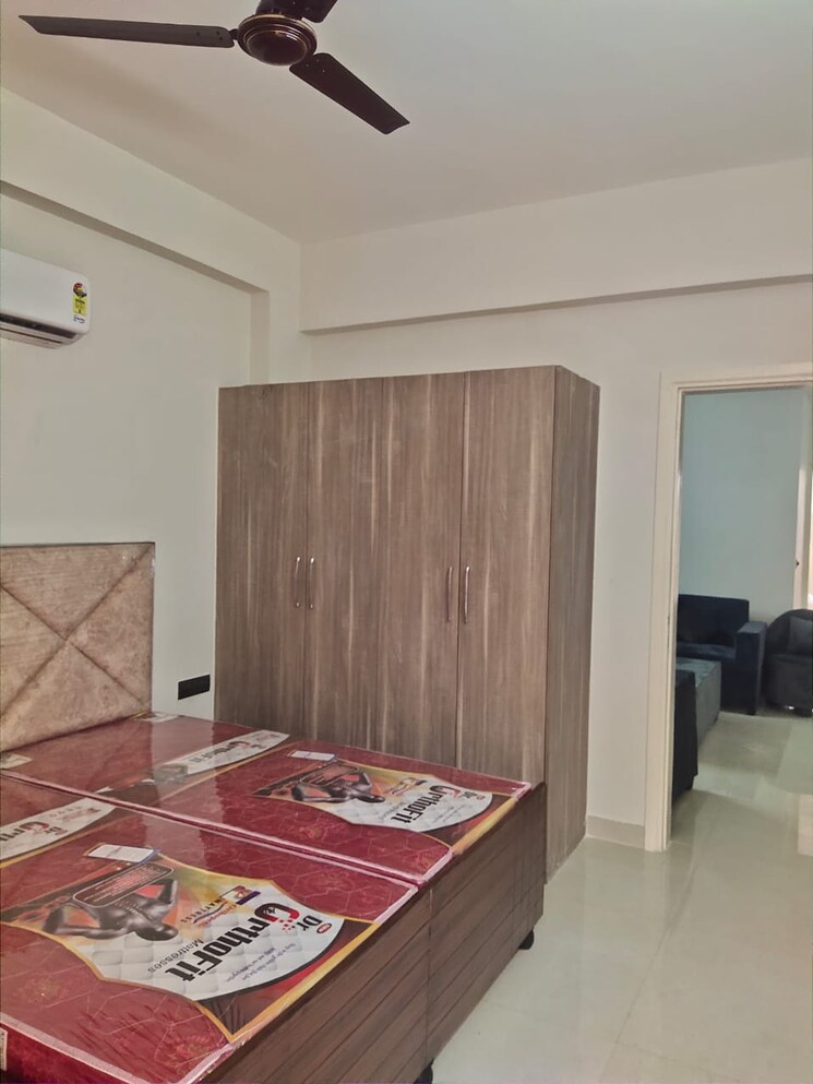 Bedroom, prem-satyam-swastik-apartment 3 Bedroom 1450 Sq.Ft. Builder Floor In Patiala Road Zirakpur 9383144