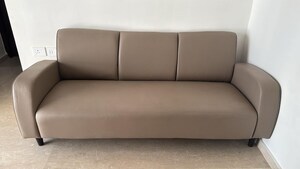 Furnished Amenities in 2 BHK Apartment at Omkar Signet, Malad East – for Rent