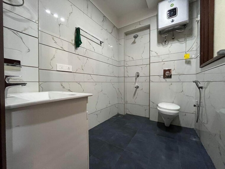Bathroom, rajpur khurd extension 3 Bedroom 1200 Sq.Ft. Builder Floor In Rajpur Khurd Extension Delhi 9383121