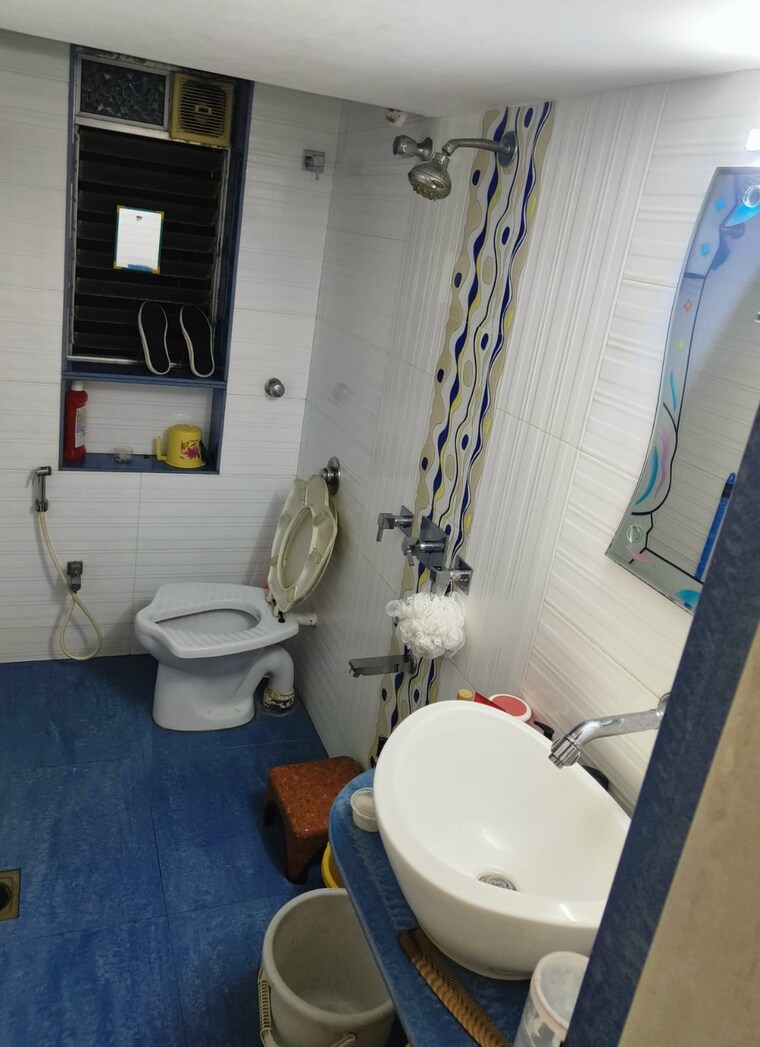Bathroom, raheja-township 2 Bedroom 730 Sq.Ft. Apartment In Malad East Mumbai 9383130