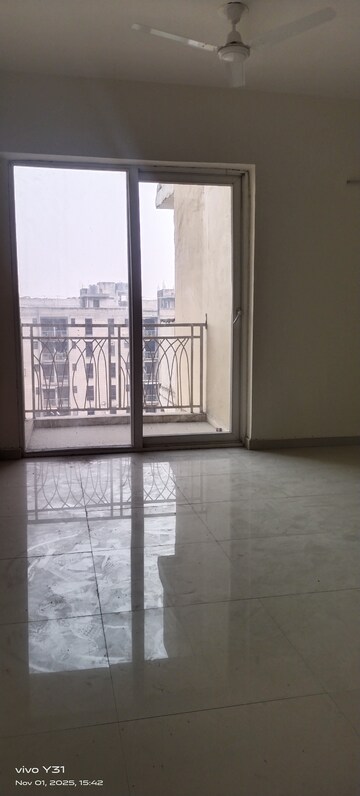 Room in 2 BHK Apartment at Mahagun Mywoods, Sector 16c Greater Noida – for Sale