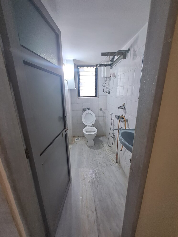 Bathroom, shiv-shrushti-chs 2 Bedroom 650 Sq.Ft. Apartment In Bhandup West Mumbai 9383137