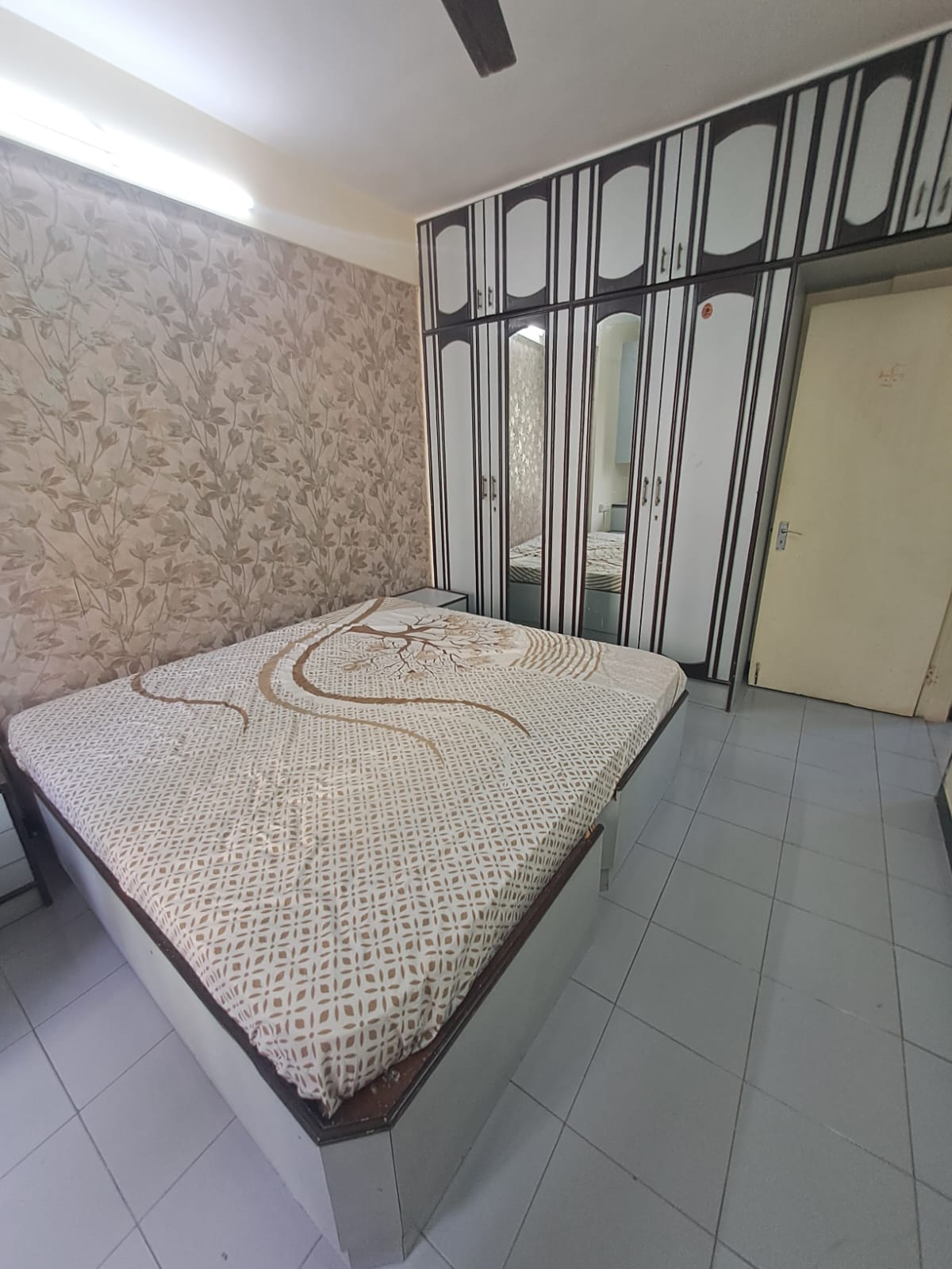 2 BHK + Extra Room Apartment For Rent in Shiv Shrushti CHS