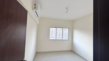 Room in 2 BHK Apartment at Omkar Signet, Malad East – for Rent