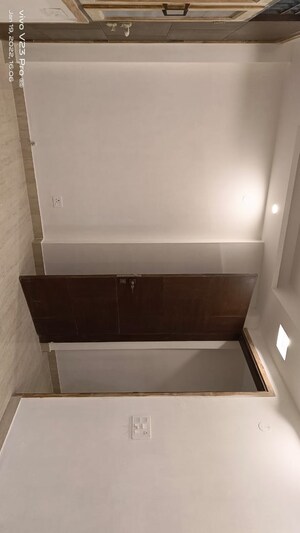 Furnished Amenities in 2 BHK Builder Floor at Malviya Nagar – for Sale