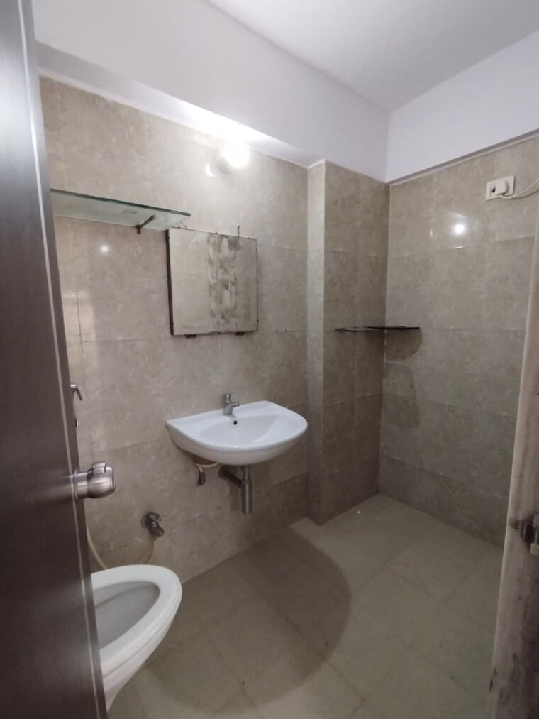 Bathroom, mangal-chs-wadala- 2 Bedroom 700 Sq.Ft. Apartment In Wadala Mumbai 9383207