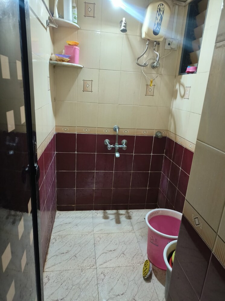 Bathroom, parijat-gardens-marigold-chs 2 Bedroom 700 Sq.Ft. Apartment In Kasarvadavali Thane 9383232
