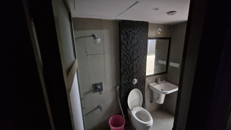 Bathroom, lodha-splendora 1 Bedroom 450 Sq.Ft. Apartment In Ghodbunder Road Thane 9383239
