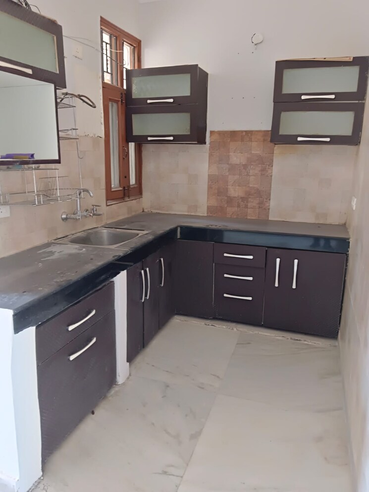 Kitchen, maya-garden-city 3 Bedroom 1650 Sq.Ft. Apartment In Lohgarh Zirakpur 9383248