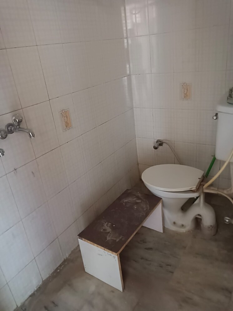 Bathroom, maya-garden-city 3 Bedroom 1650 Sq.Ft. Apartment In Lohgarh Zirakpur 9383248