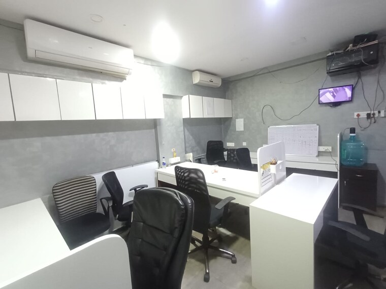 Team Area, malad west Commercial Office Space 270 Sq.Ft. In Malad West Mumbai 9383257