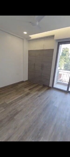 Room in 4 BHK Builder Floor at Hauz Khas – for Rent