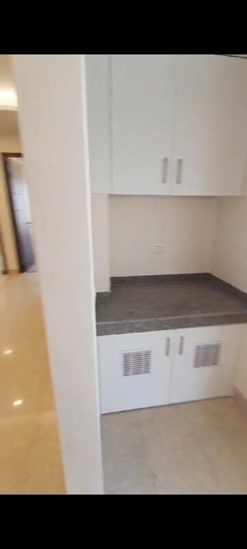 Room in 4 BHK Builder Floor at Hauz Khas – for Rent