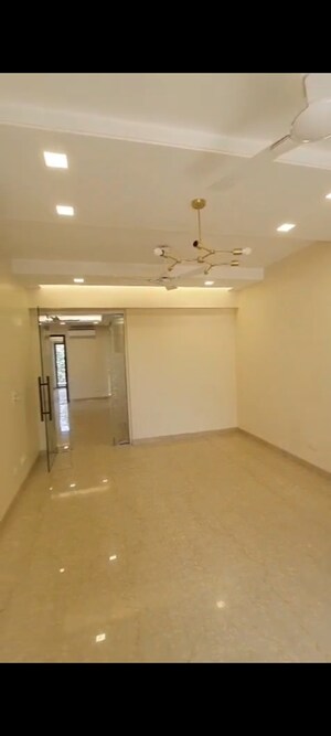 Room in 4 BHK Builder Floor at Hauz Khas – for Rent