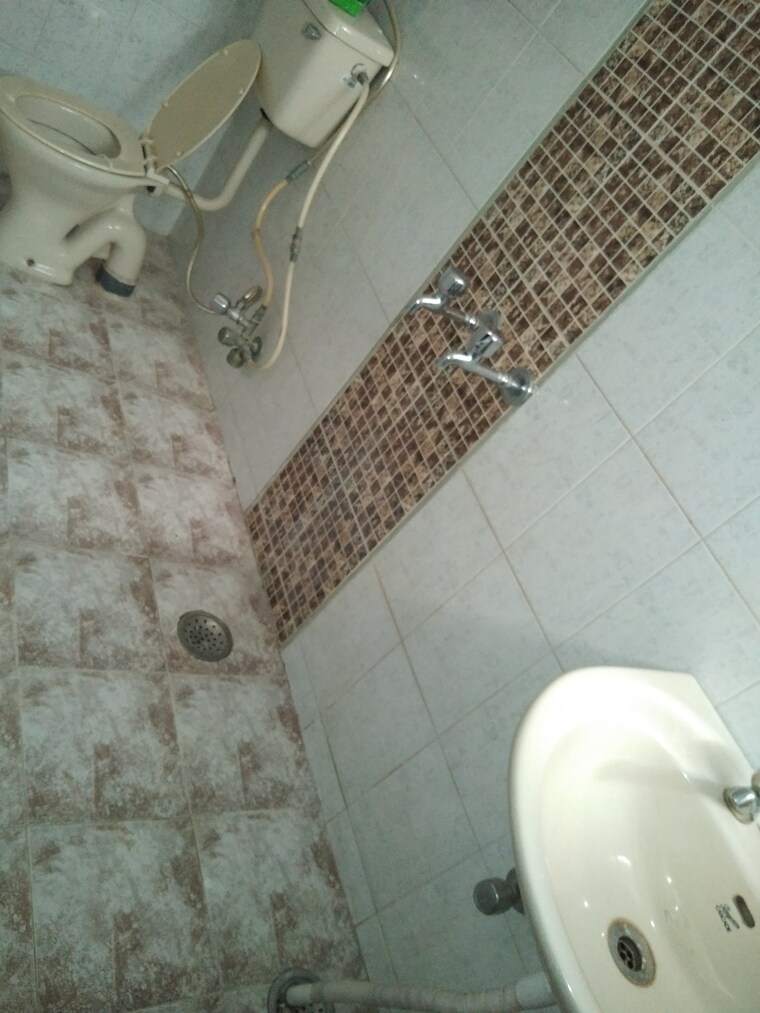 Bathroom, malviya nagar 3 Bedroom 1125 Sq.Ft. Builder Floor In Malviya Nagar Delhi 9383253