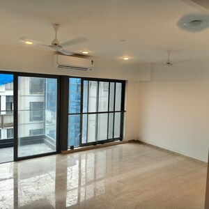 Room in 3 BHK Apartment at S Raheja Silver Rock, Waterfield Road – for Rent