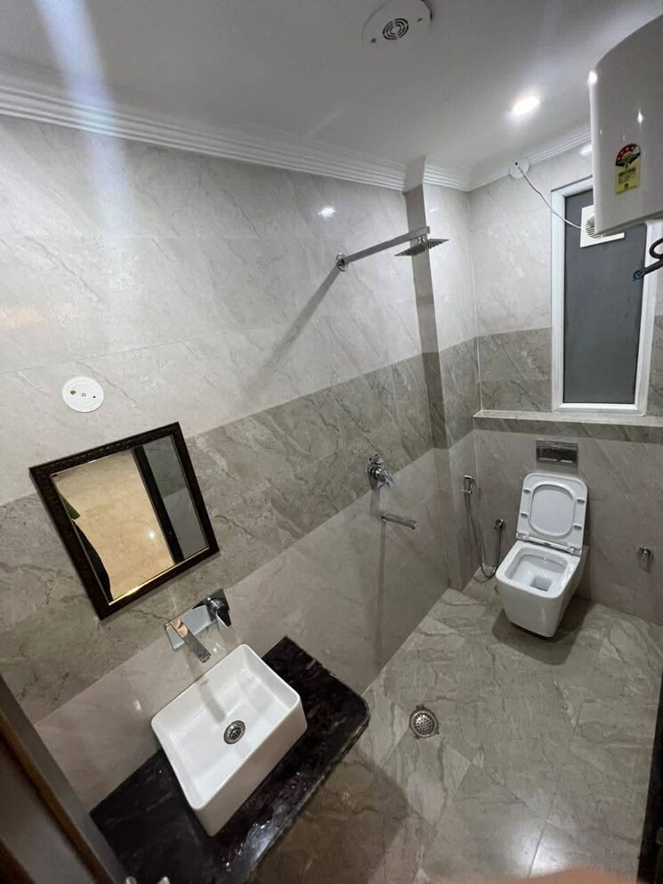 Bathroom, saket 2 Bedroom 1000 Sq.Ft. Apartment In Saket Delhi 9383293