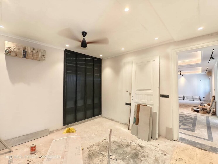 Room, soami nagar 4 Bedroom 450 Sq.Ft. Builder Floor In Soami Nagar Delhi 9383308