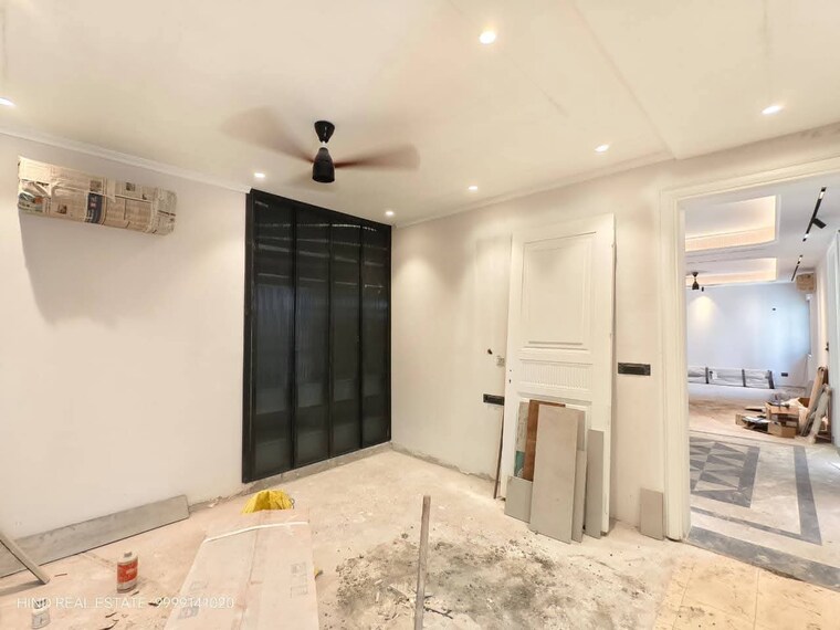 Room, soami nagar 4 Bedroom 450 Sq.Ft. Builder Floor In Soami Nagar Delhi 9383308