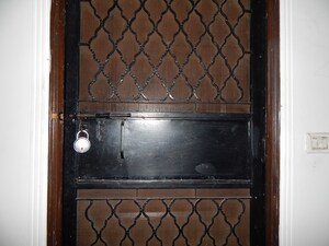 Furnished Amenities in 2 BHK Builder Floor at Malviya Nagar – for Sale