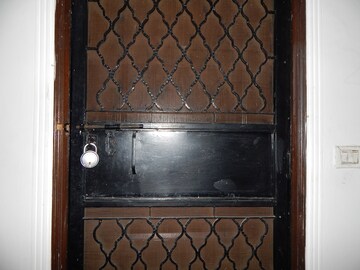 Furnished Amenities in 2 BHK Builder Floor at Malviya Nagar – for Sale